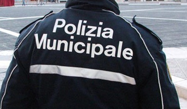 30 Agenti di Polizia Municipale a Napoli