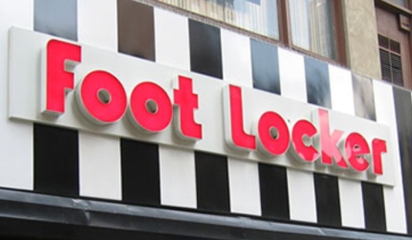 Abruzzo, al lavoro nei negozi Foot Locker