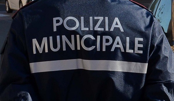 Campania, concorso per 96 agenti di polizia municipale a Napoli