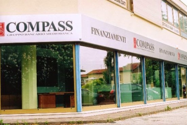 Puglia: Compass cerca laureati