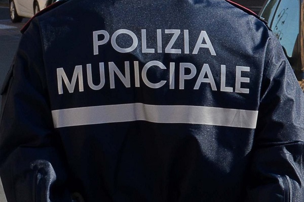 Campania, concorso per 96 agenti di polizia municipale a Napoli