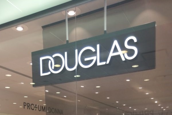 Sicilia, lavoro per commessi ed estetiste in profumerie Douglas