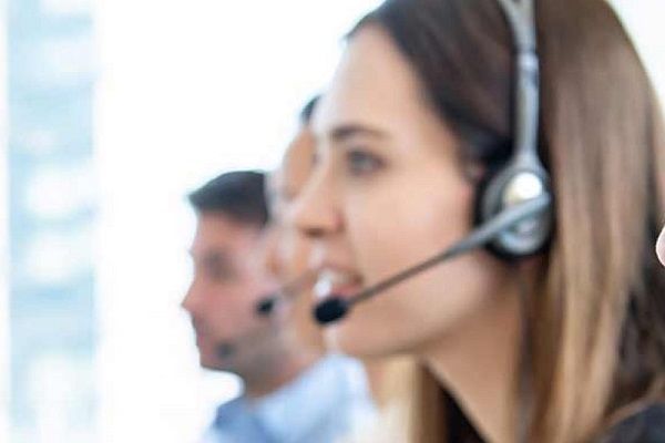 Lavoro Abruzzo: 30 operatori call center per attività Poste Italiane